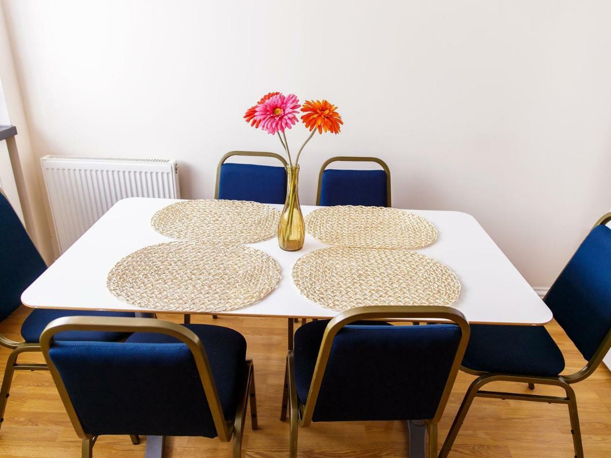 Mandeville Rooms Northolt  Phòng bức ảnh